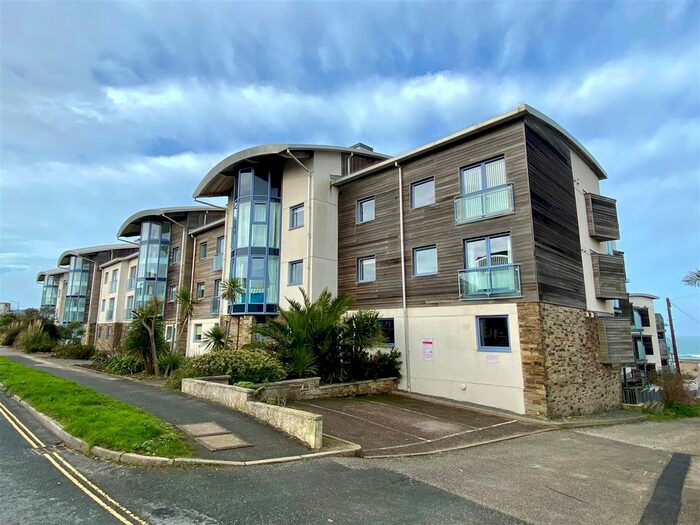 3 Bedroom Flat To Rent In Pentire Avenue, Newquay, TR7