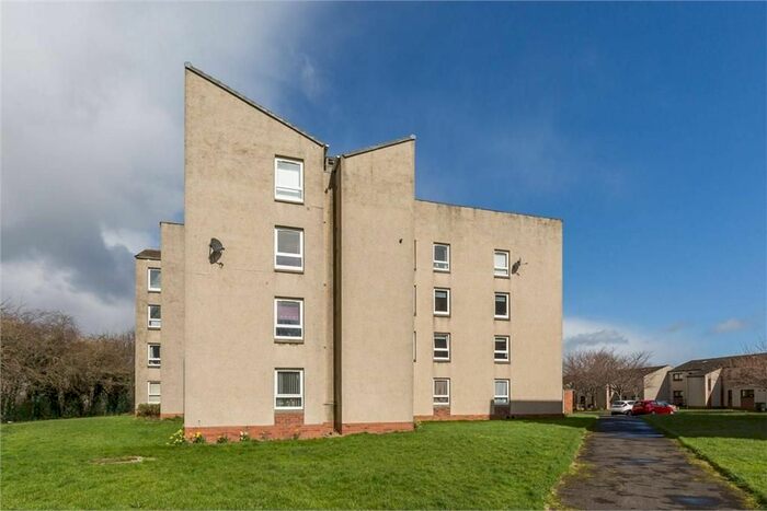 2 Bedroom Flat To Rent In Kingsknowe Place, Edinburgh, EH14