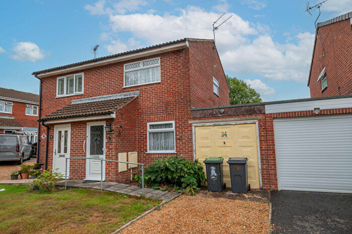 2 Bedroom Semi-Detached House For Sale In Place Crescent, Purbrook, PO7