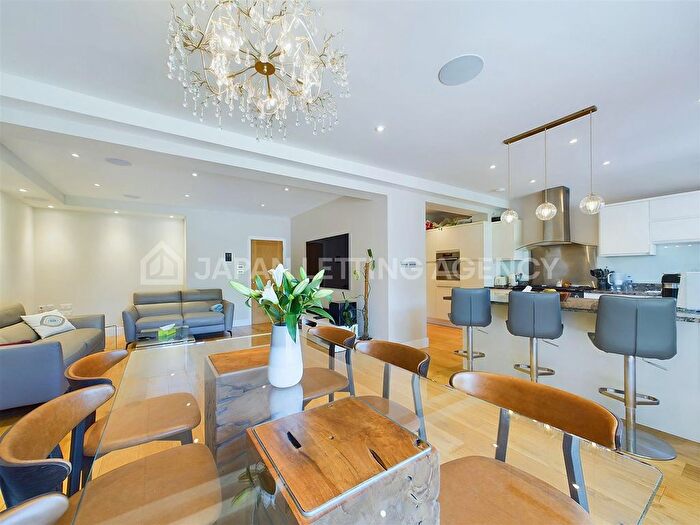 4 Bedroom Detached House To Rent In Popes Lane, London, W5