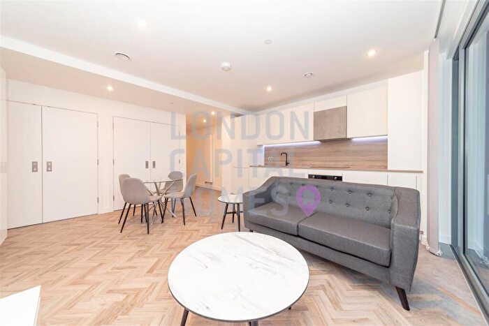 1 Bedroom Apartment To Rent In Skyline Apartments, Makers Yard, London, E3