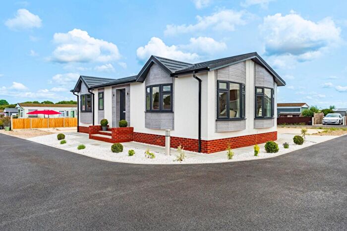 2 Bedroom Park Home For Sale In Green Lane Estate, Fakenham, NR21