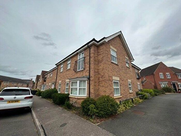 2 Bedroom Flat To Rent In Fieldfare Close, Corby, NN18