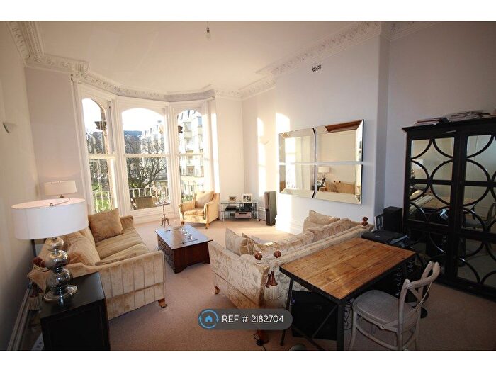 2 Bedroom Flat To Rent In First Floor, Scarborough, YO11