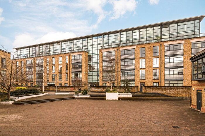 2 Bedroom Flat To Rent In Point Wharf Lane, Brentford, TW8