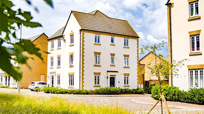 4 Bedroom Semi-Detached House For Sale In Tudor Road, Bury St. Edmunds, IP32