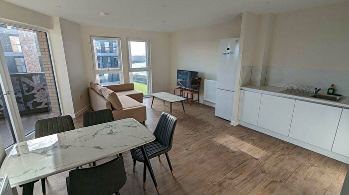 2 Bedroom Flat To Rent In Rosebay House, London, E17