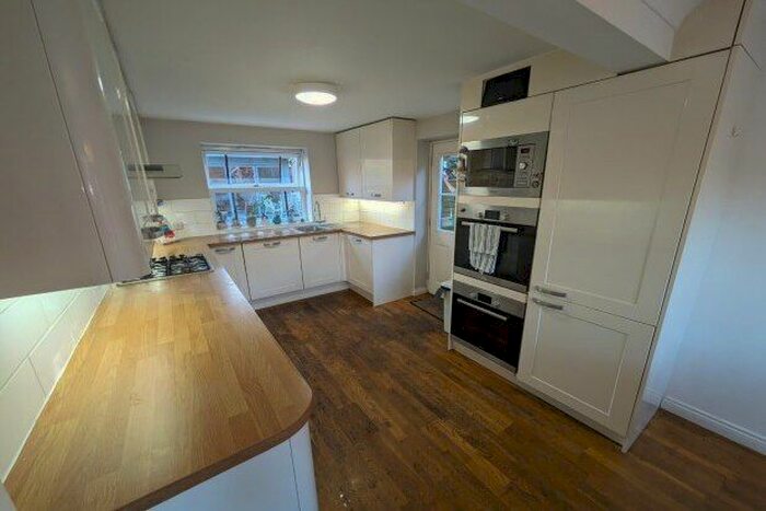 3 Bedroom Property To Rent In Peppard Road, Crawley, RH10