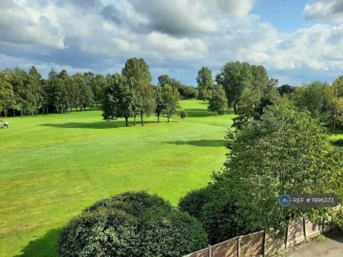 2 Bedroom Flat To Rent In Park Lane, Whitefield, Manchester, M45