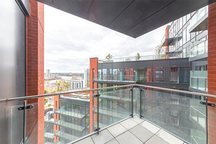 1 Bedroom Apartment To Rent In Avalon Point, Silvocea Way, London, E14