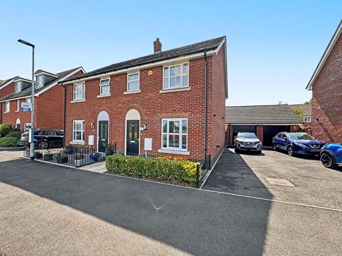 3 Bedroom Semi-Detached House For Sale In Brooke Way, Stowmarket, IP14