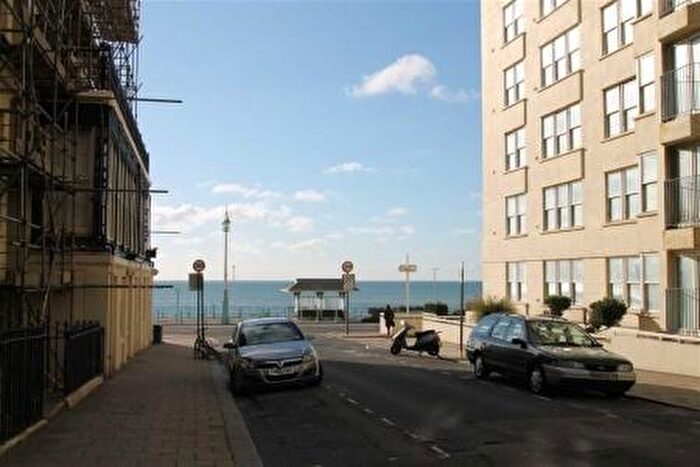 2 Bedroom Flat To Rent In Oriental Place, Brighton, East Sussex, BN1
