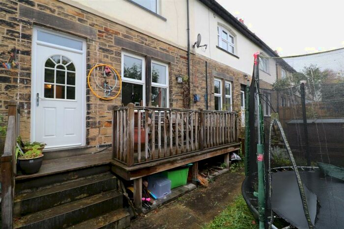 2 Bedroom Terraced House To Rent In Gladstone Road, Rawdon, Leeds, LS19