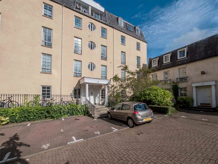 2 Bedroom Flat To Rent In James Square, Caledonian Crescent, Edinburgh, EH11