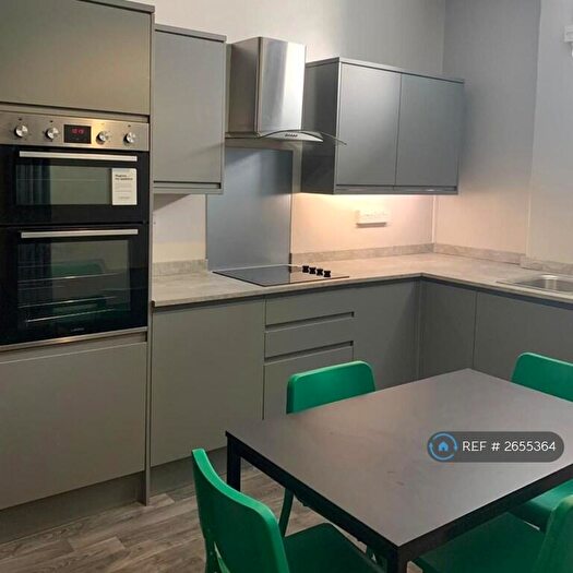 4 Bedroom Flat To Rent In Neuadd Deiniol, Bangor, LL57