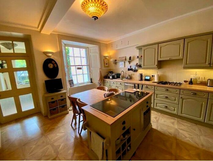 3 Bedroom Flat To Rent In Drummond Place, Edinburgh, EH3
