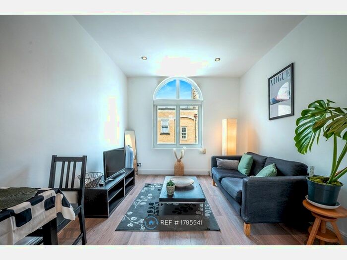 1 Bedroom Flat To Rent In Whitecross Street, London, EC1Y