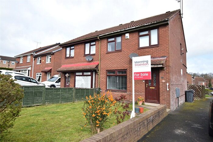 3 Bedroom Semi-detached House For Sale In White Laithe Walk, Whinmoor, Leeds, LS14