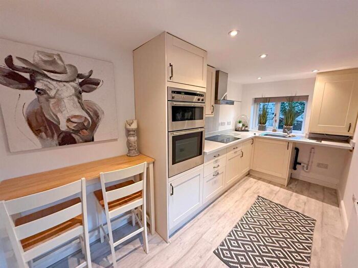 3 Bedroom Terraced House For Sale In Wesley Place, Silsden, BD20