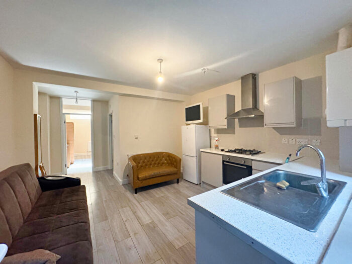 Studio To Rent In Clarence Road, London, E5