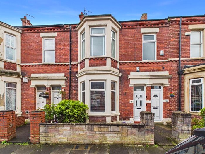 3 Bedroom Apartment For Sale In Bamborough Terrace, North Shields, NE30