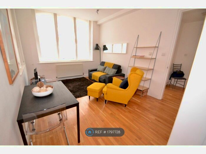 1 Bedroom Flat To Rent In Cathedral Court, London, EC4V