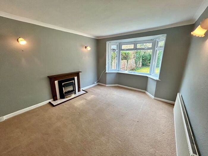 3 Bedroom Bungalow To Rent In Merrow Lane, Burpham, Guildford, GU4