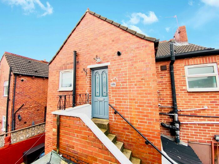 2 Bedroom Flat To Rent In Glebe Street, Castleford, WF10