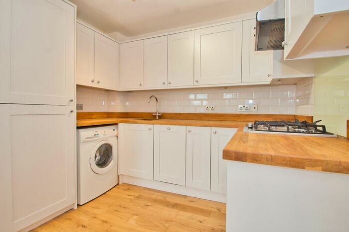 2 Bedroom Flat To Rent In Kingsley House, London Road, Harrow On The Hill, HA1