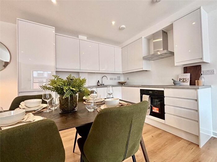 2 Bedroom Flat To Rent In Victoria Road, Aldershot, Hampshire, GU11