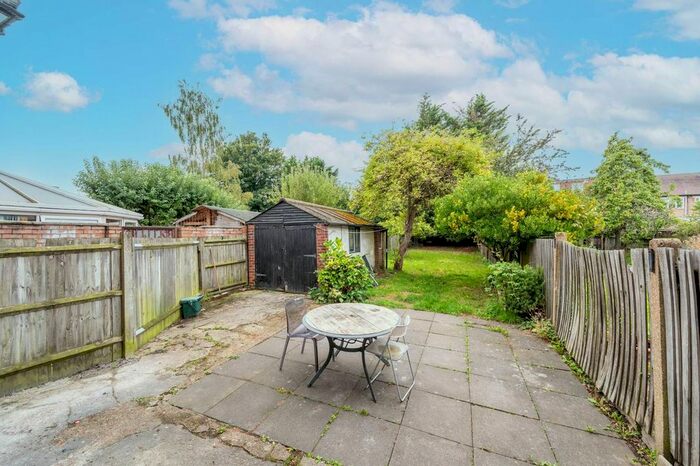 4 Bedroom Flat For Sale In Friars Way, Acton, London, W3