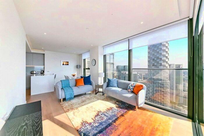 2 Bedroom Flat To Rent In South Quay Plaza, Canary Wharf, London, E14