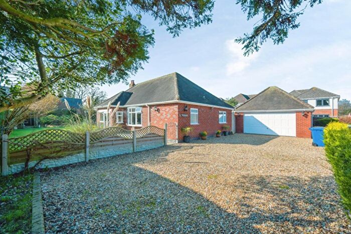 3 Bedroom Detached Bungalow For Sale In Park Lane, Bonehill, Tamworth, B78