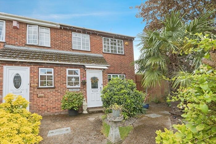 3 Bedroom Semi-Detached House For Sale In Main Road, Orpington, BR5
