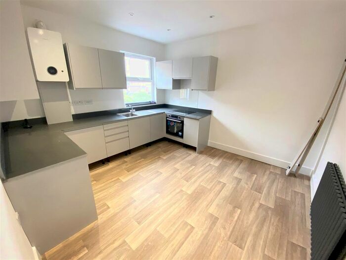 2 Bedroom Flat To Rent In Clarendon Road, Luton, LU2