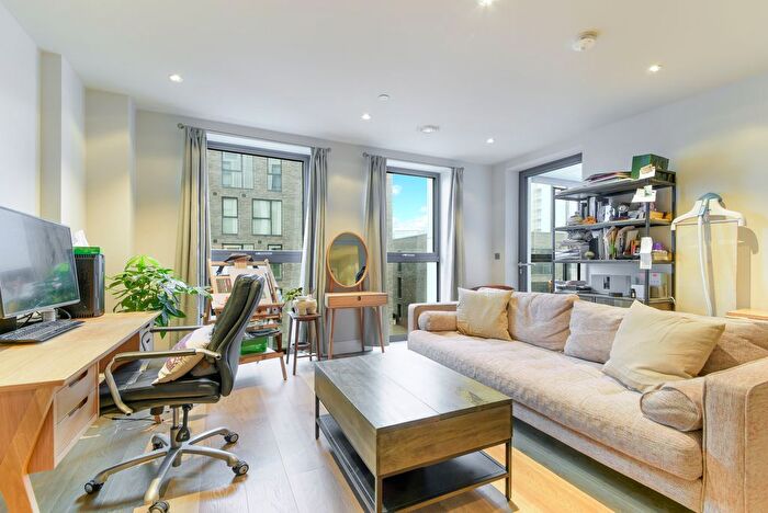 1 Bedroom Flat For Sale In St. Josephs Street, London, SW8