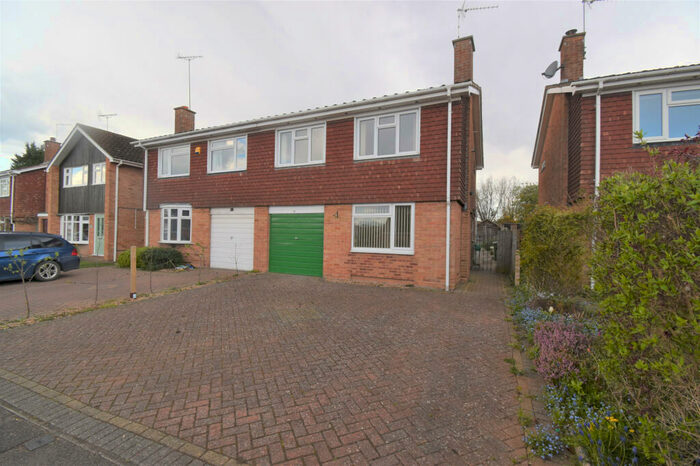 3 Bedroom Semi-Detached House To Rent In Ravensdale Avenue, Leamington Spa, CV32