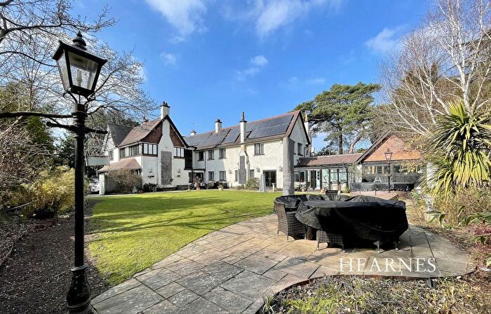 6 Bedroom Detached House For Sale In Talbot Avenue, Talbot Woods, Bournemouth, BH3