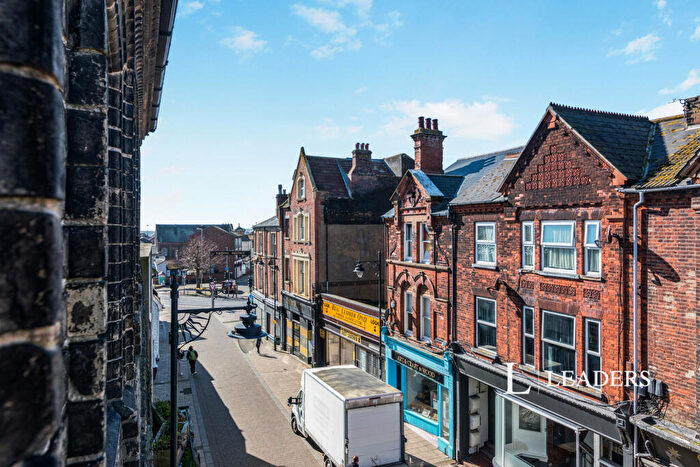 1 Bedroom Flat To Rent In High Street, Lowestoft, Suffolk, NR32