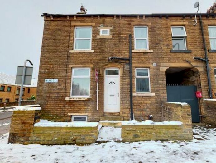 3 Bedroom House To Rent In Mark Street, Bradford, BD5