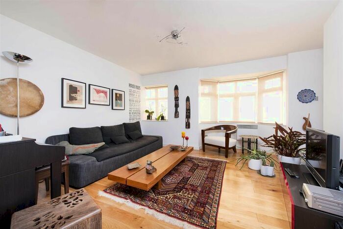 2 Bedroom Flat To Rent In Hurstwood Court, Finchley Road, Golders Green, NW11