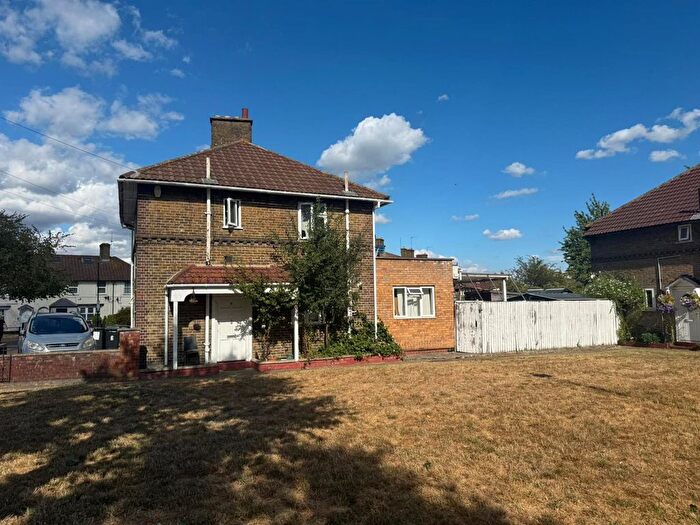 3 Bedroom Property For Sale In Stockton Road, London, N17
