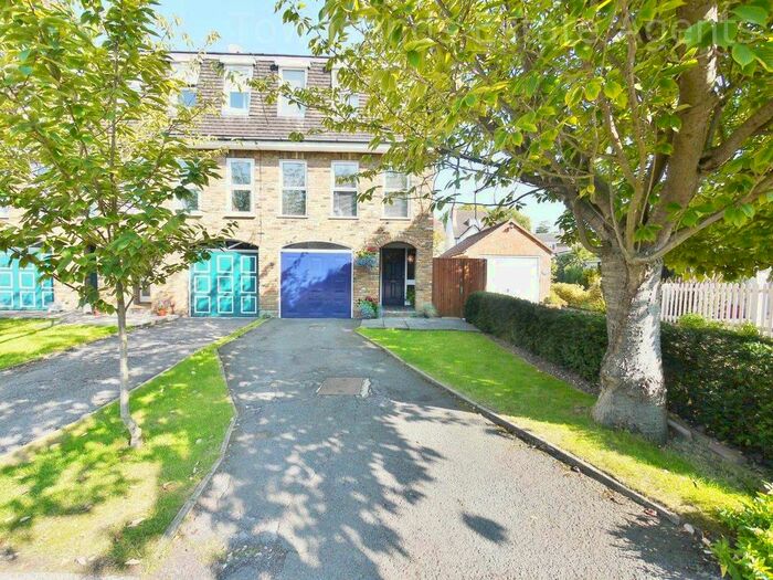 4 Bedroom Town House To Rent In Chester Road, Northwood, HA6