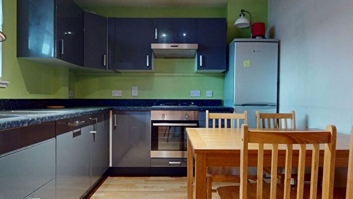 3 Bedroom Flat To Rent In Chalton Street, Kings Cross, NW1