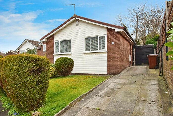 2 Bedroom Bungalow For Sale In Bempton Close, Stockport, Greater Manchester, SK2