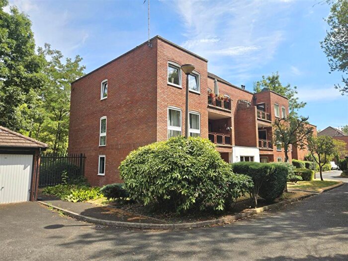 2 Bedroom Apartment For Sale In Alderwood Place, Solihull, B91