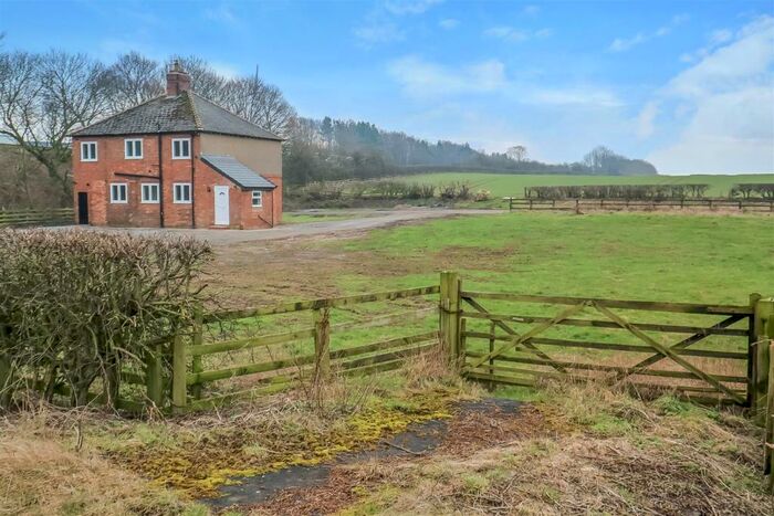 4 Bedroom Country House To Rent In Staindrop Road, Darlington, DL2