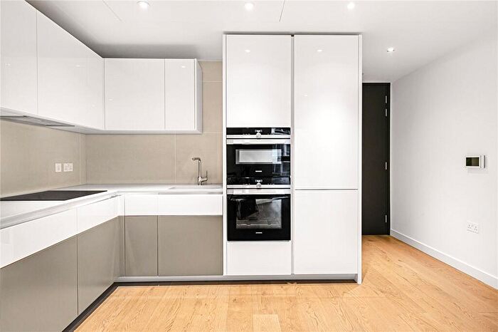 Studio To Rent In Electric Boulevard, London, SW11