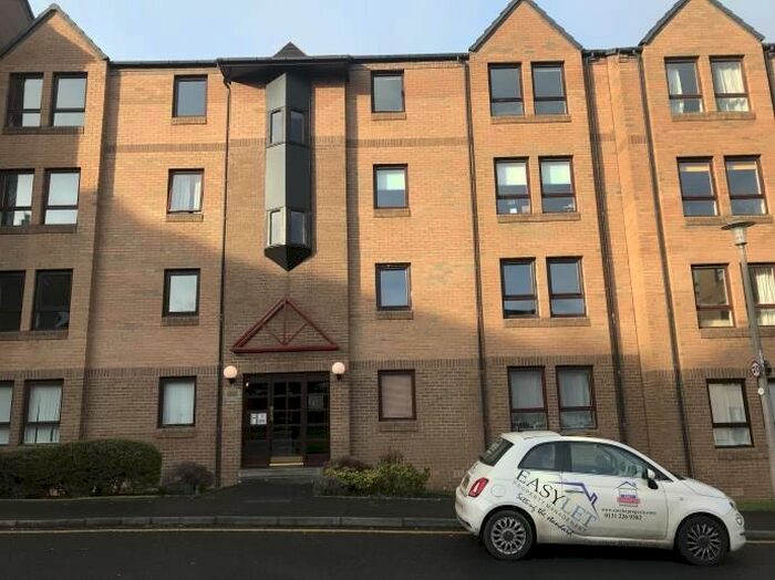 2 Bedroom Flat To Rent In Parkside Terrace, Edinburgh, EH16