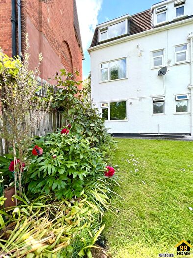 2 Bedroom Flat To Rent In Brackley Court, Beckenham, Kent, BR3